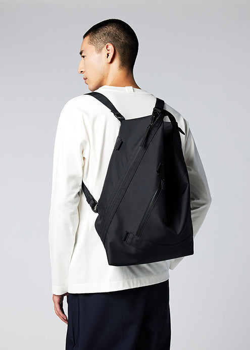 アイテムのご紹介「SLIDE TOTE BAG」 – isseymiyake.com