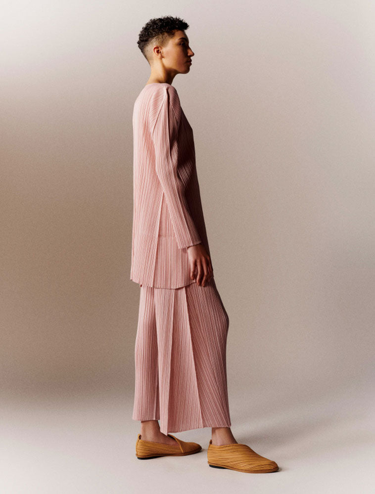 PLEATS PLEASE ISSEY MIYAKE MONTHL