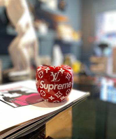 Apple pop art supreme