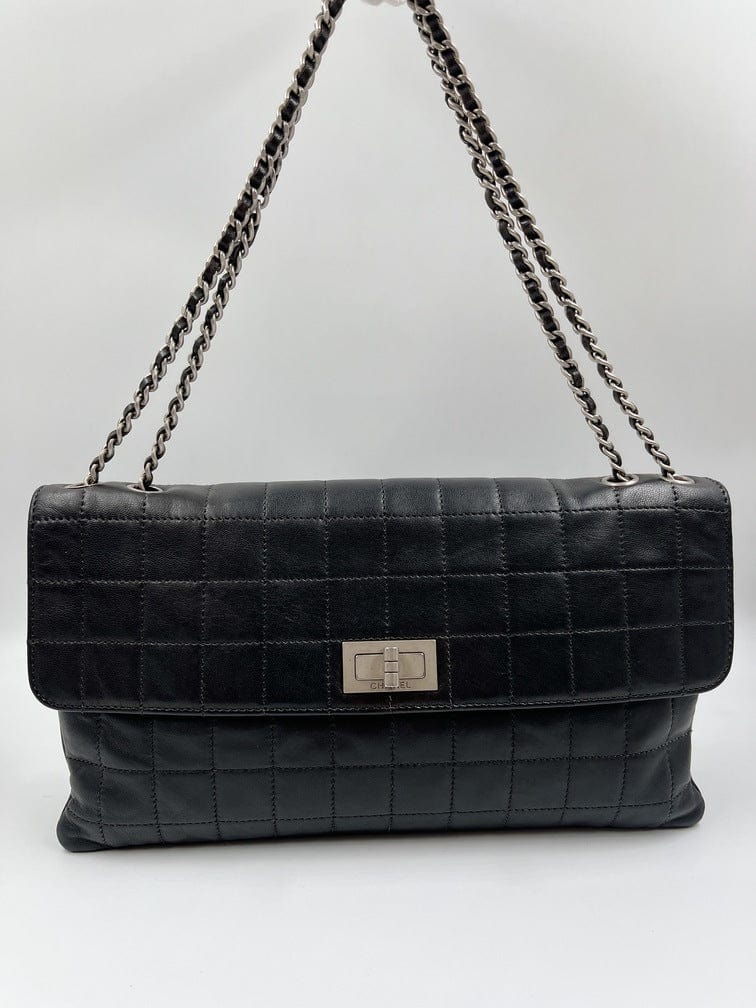 Chanel Chocolate Bar Bag – The Hosta