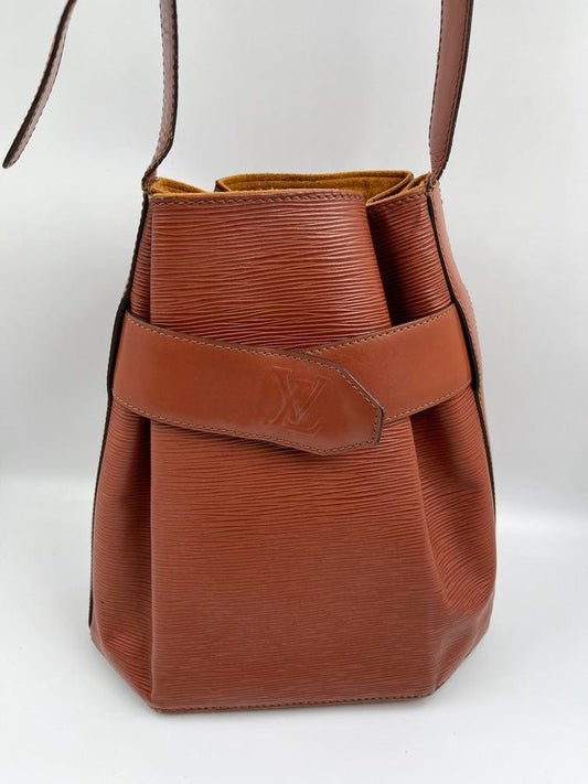 Louis Vuitton Sac dépaule shoulder bag in brown epi leather