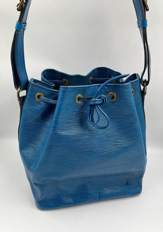 Louis Vuitton 1994 pre-owned Epi Noe GM Bucket Bag - Farfetch