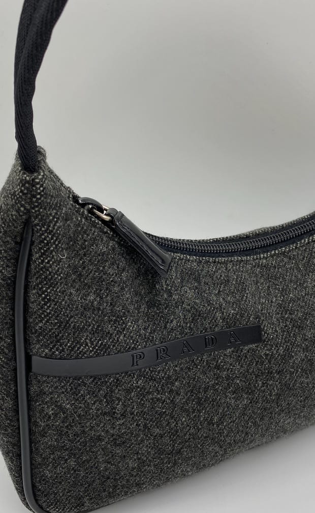 大規模セール 1999s prada v314 wool shoulder bag ecousarecycling.com