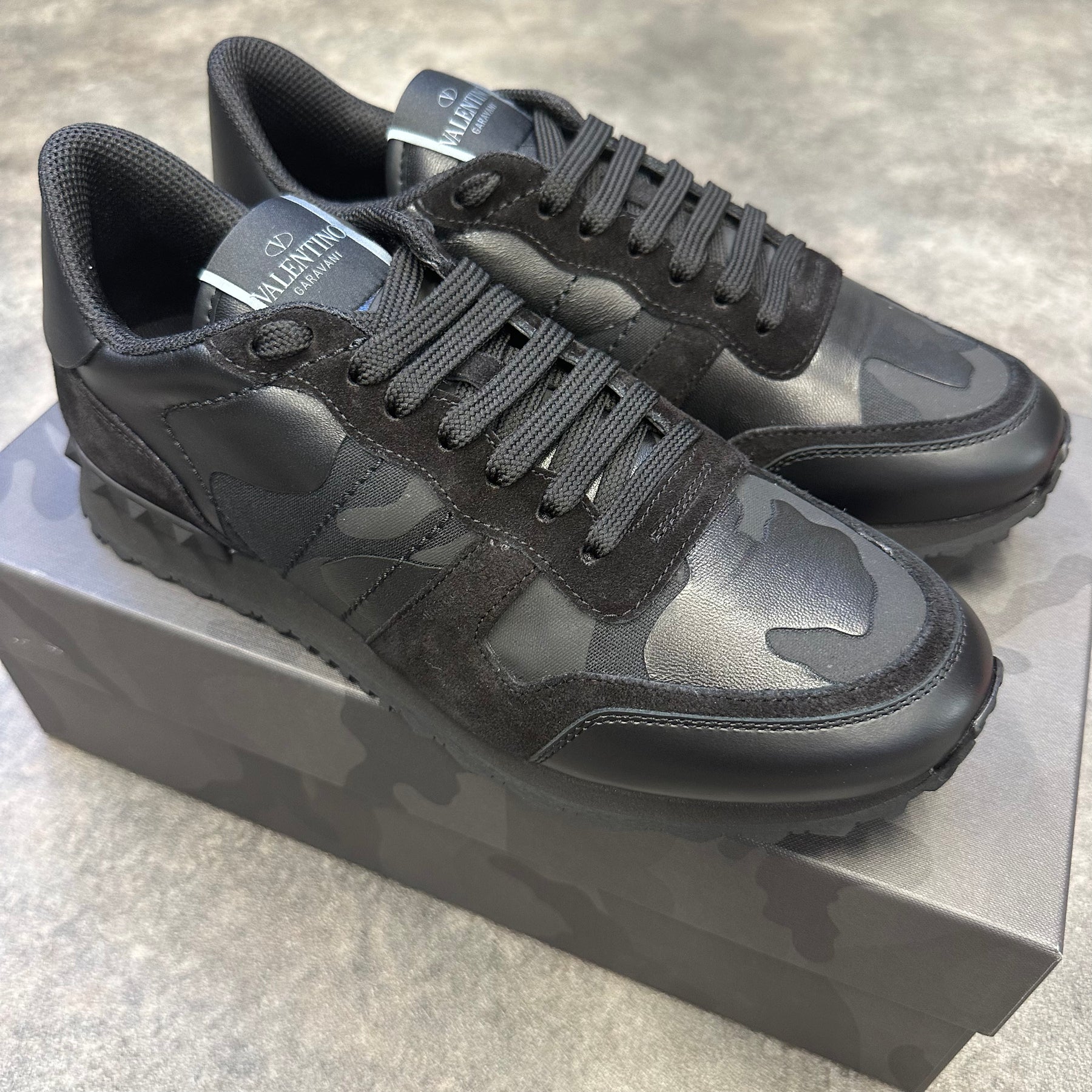 ROCKRUNNER LEATHER TRAINERS BLACK