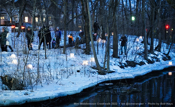 the passersby at the Middlemoon 2020