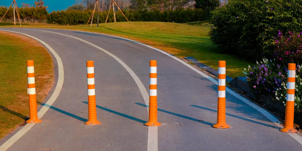 delineator post and its purpose
