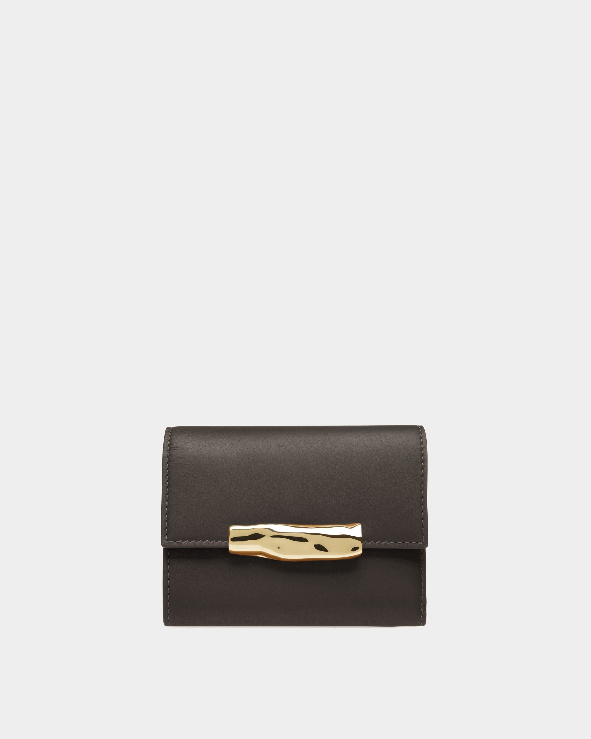 Baroque Compact | Women's Wallets And Coin Purses | Black Leather | Bally | Still Life Front