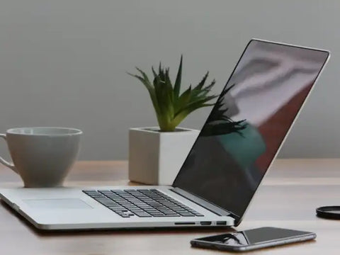 MacBook Pro user backing up his data in Miami after following Prime Tech Support suggestions