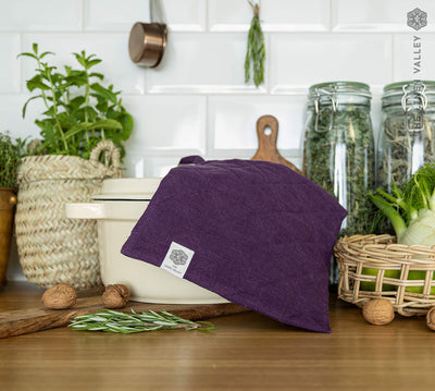 The linen pot holder come in a variety of pastel and rich colours, which are a perfect match for our other home textiles.