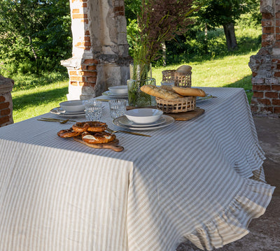 Listen to your wishes and dreams and give your dining area a new character with our striped linen tablecloth in an easy and stylish way.