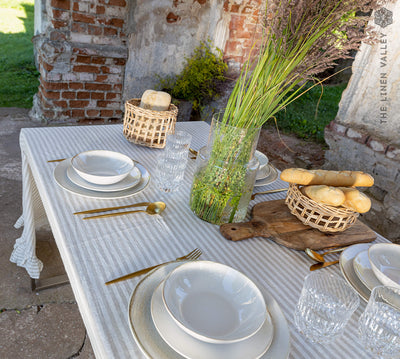 Listen to your wishes and dreams and give your dining area a new character with our striped linen tablecloth in an easy and stylish way.