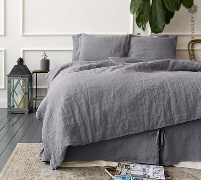 Our charcoal grey linen duvet cover set - a simple and perfect way to update your bedroom with a touch of classic luxury.