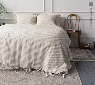 Introducing our striped Linen Duvet Cover Set, designed and crafted to infuse elegance and comfort into your bedroom.