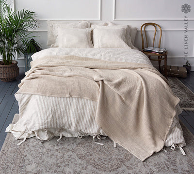 Introducing our striped Linen Duvet Cover Set, designed and crafted to infuse elegance and comfort into your bedroom.