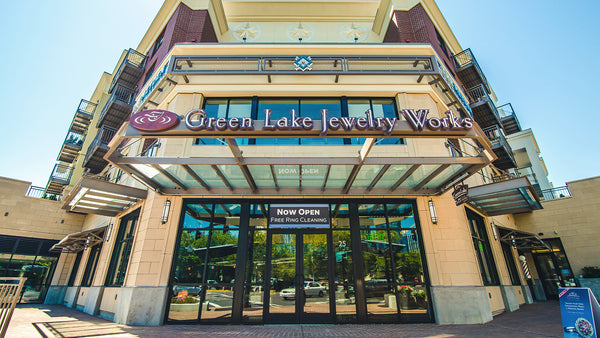 exterior of green lake Jewelry works studio in bellevue showing large  front etrance