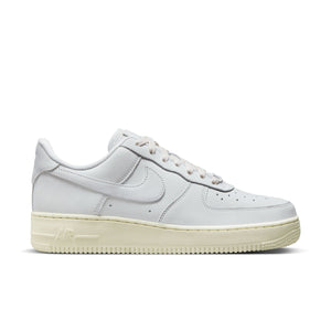 comienzo Dolor Agencia de viajes Experience Comfort and Style with WMNS Air Force 1 PRM Women's Sneakers. -  SoleFly