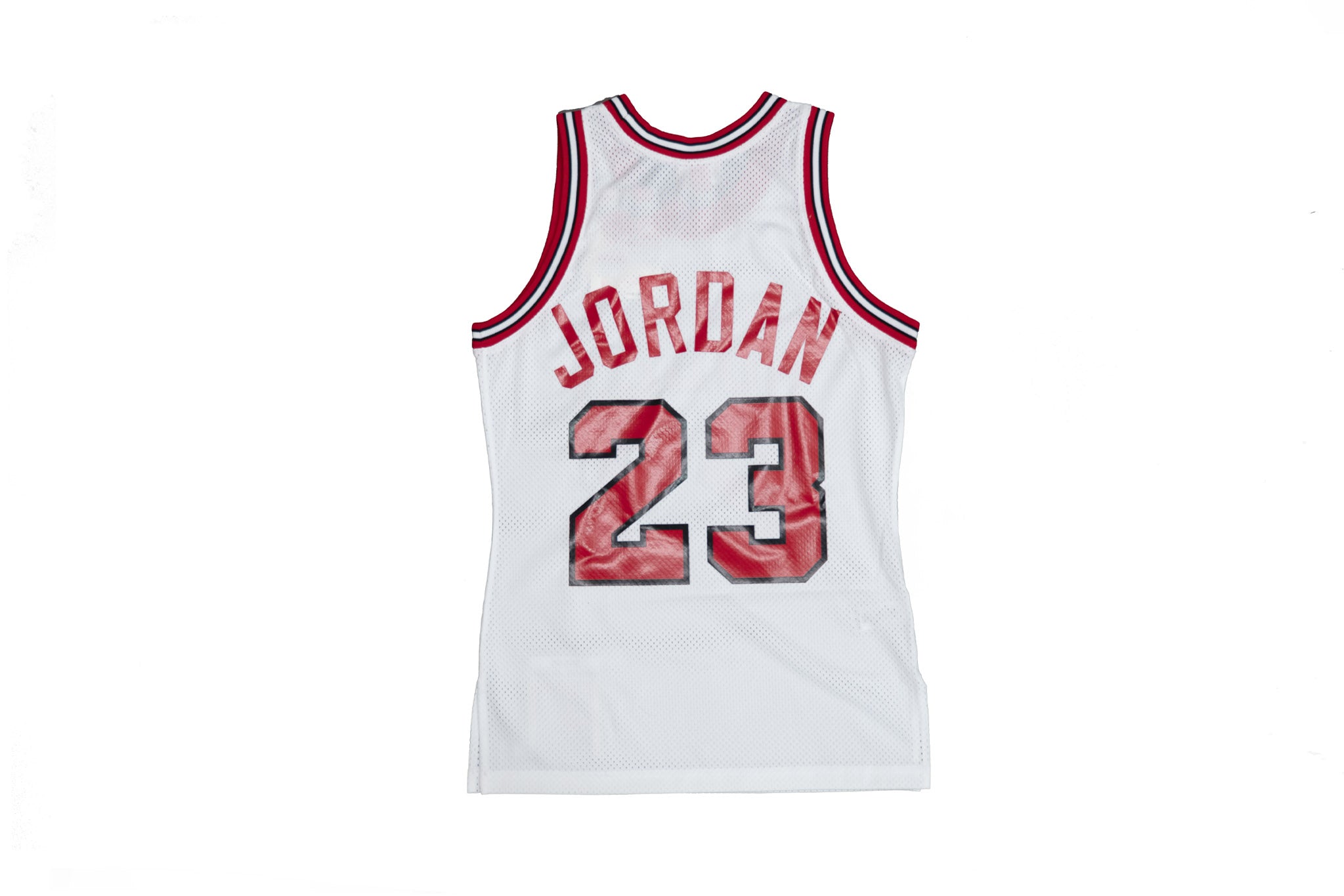 AUTHENTIC JERSEY CHICAGO BULLS ALTERNATE 1996-97 MICHAEL JORDAN –  SHOPATKINGS