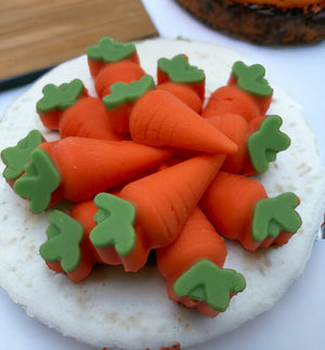 Carrot Cake Wax Melts/Carrot Wax Melts/Soy Wax Melts/Strongly Scented Wax Melts/Wax Tarts for Wax Warmers. 4 oz. - Wax and Wix Bakery