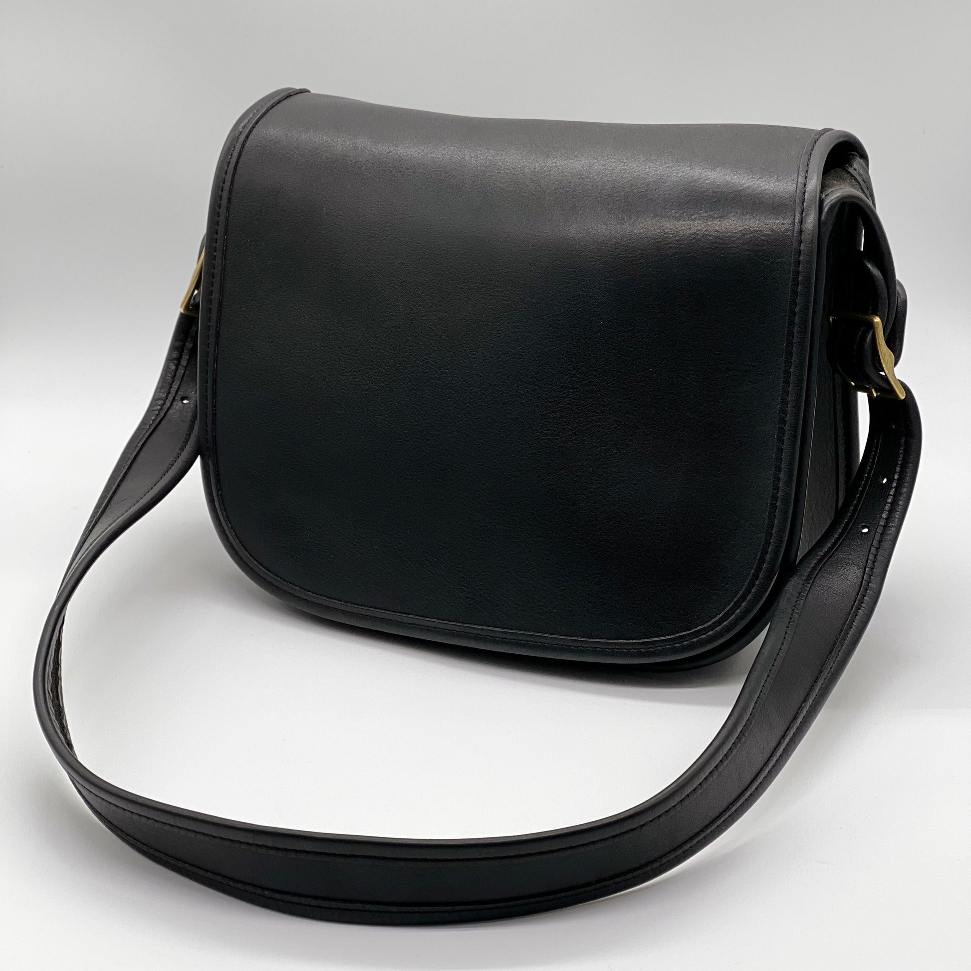 Vintage Coach Classic Black Shoulder Pouch Bag 9170 Leather Shoulder P –  Higgs Vintage