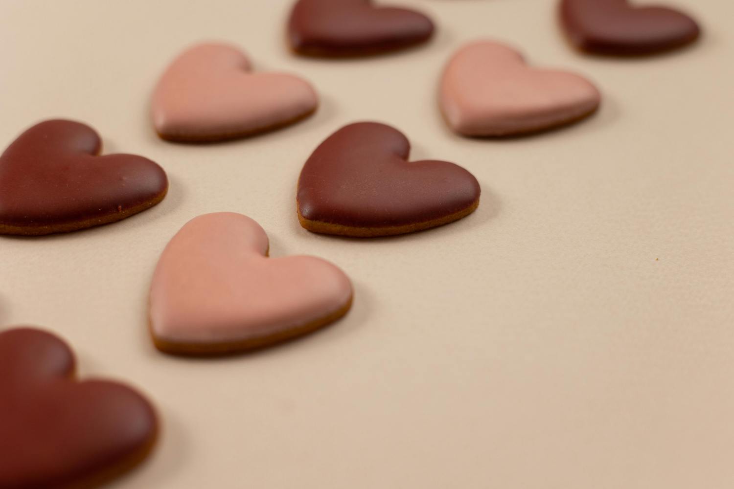 Des biscuits en forme de cœur pour les invités du mariage