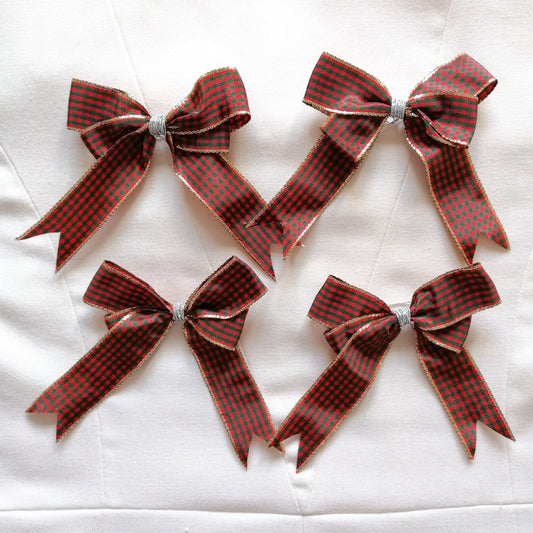 Red velvet bow ornaments – By Isabelle Design