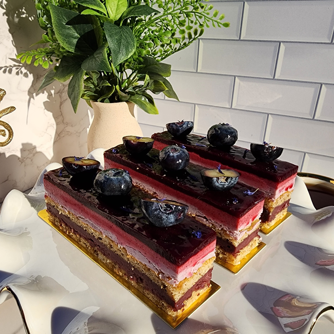Sliced Cake Black Currant