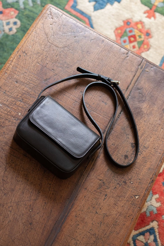 Leather Crossbody Saddle Bag, Minimalist Leather Crossbody Purse, Women  Shoulder Bag - Iberá