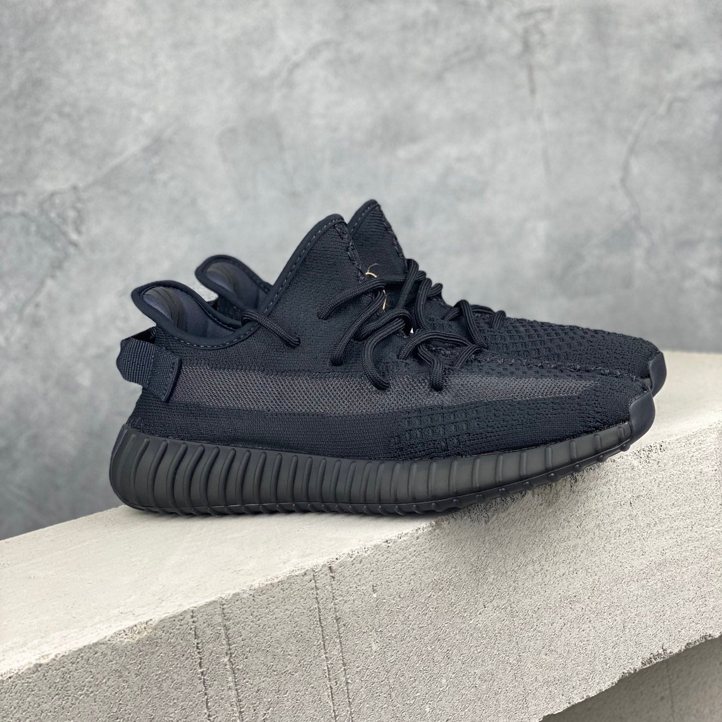 ポイント5倍 yeezy boost 350 v2 onyx 23.0cm 新品未使用 鑑定済 | www