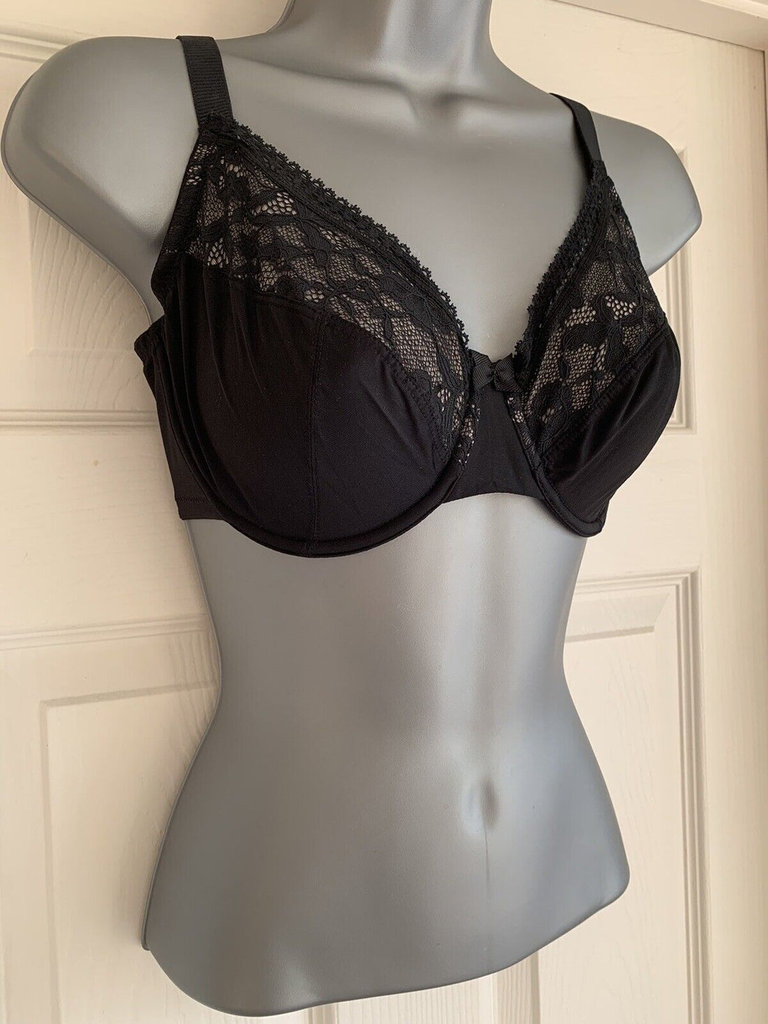 QT Molded Micro Cup Lace Trim Bra (55107) 34DDD/Black at  Women's  Clothing store: Bras