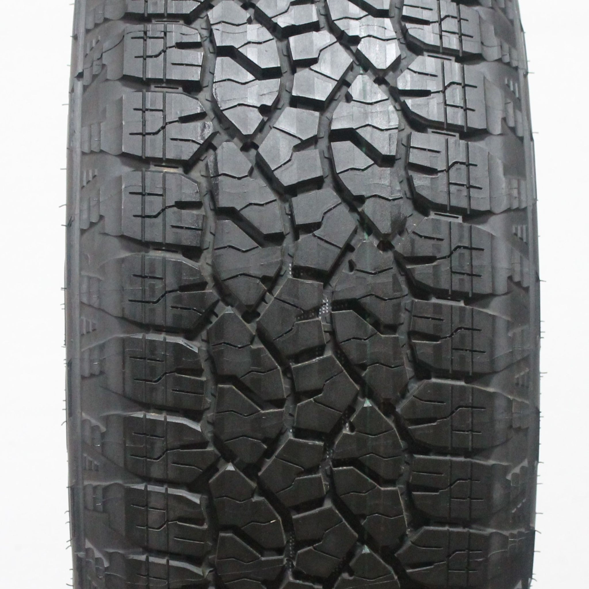 275 60r20 goodyear trailrunner a t