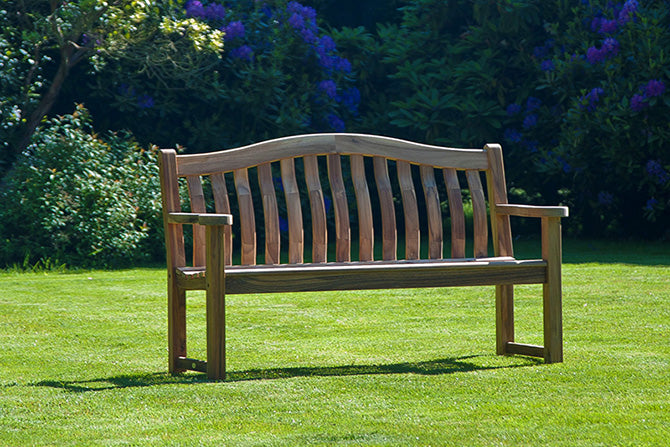 https://www.gardentrends.co.uk/collections/garden-benches/products/alexander-rose-acacia-turnberry-5ft-bench