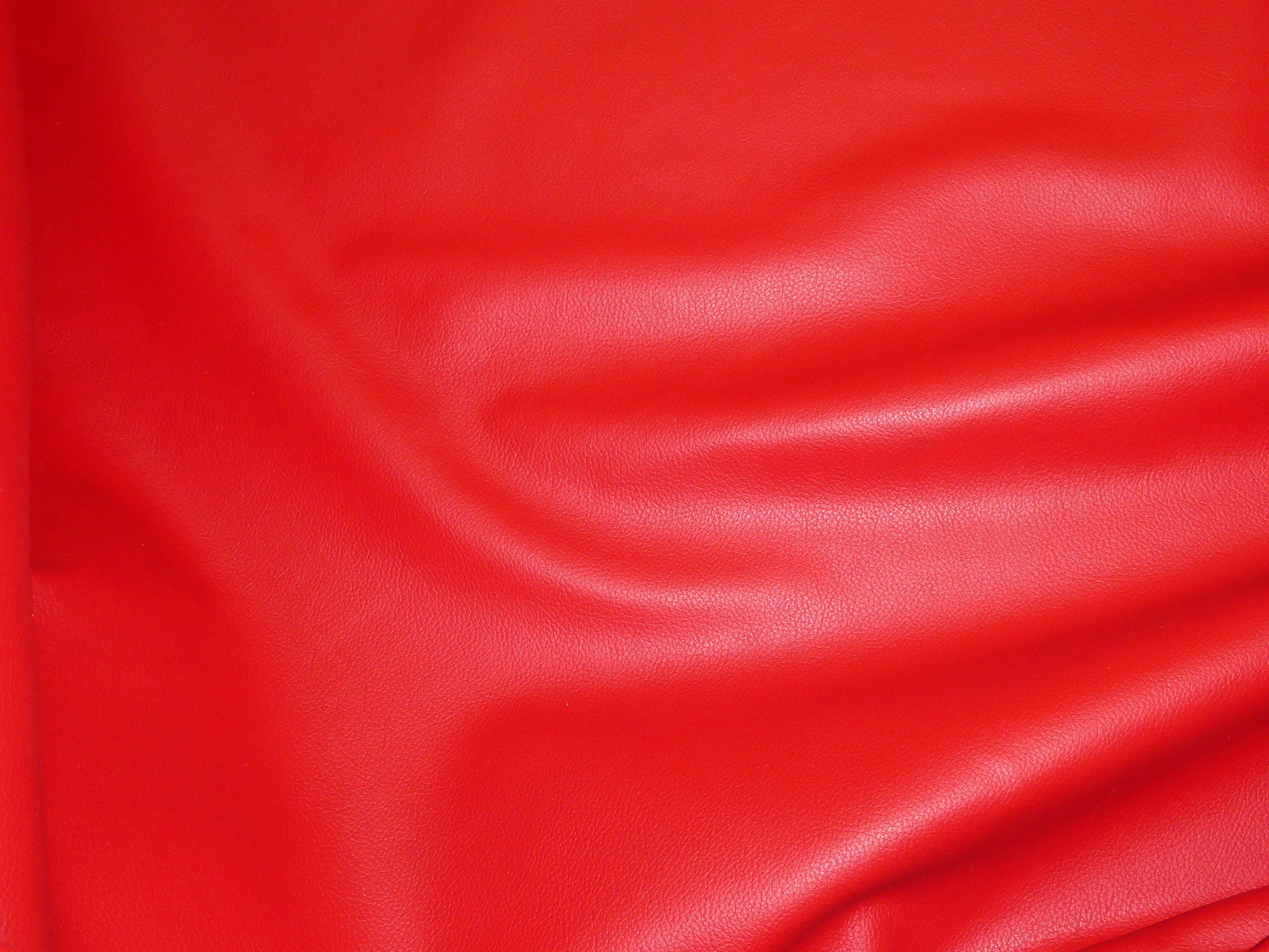 Cowhide top grain leather "Lipstick Red" 2.5 oz / 1 mm E2885-58