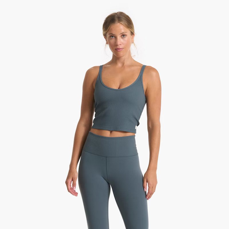 Vuori Women's Laguna Henley – Bear Rock