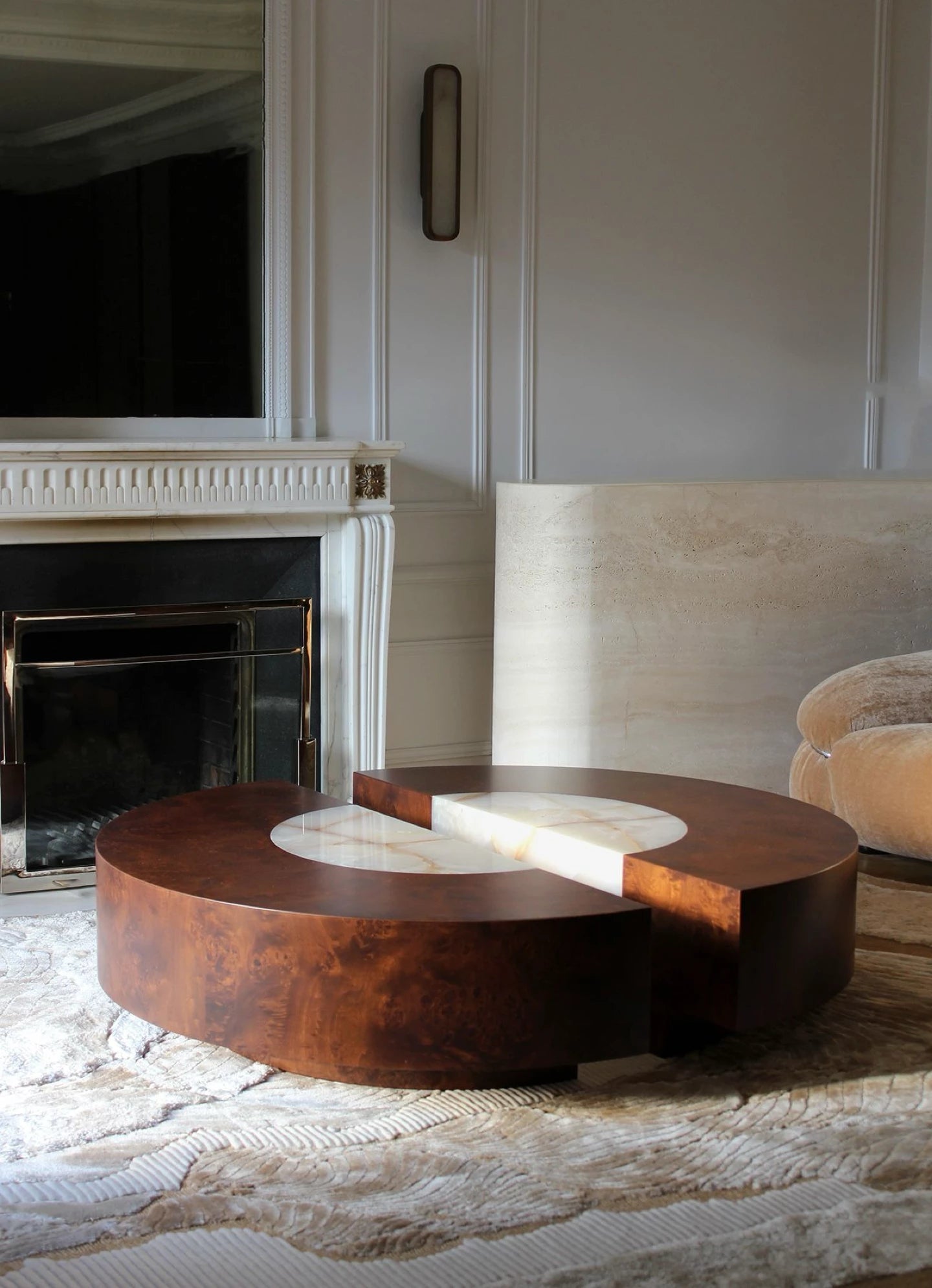 'Baci' Round Wood and Shell Onyx Table