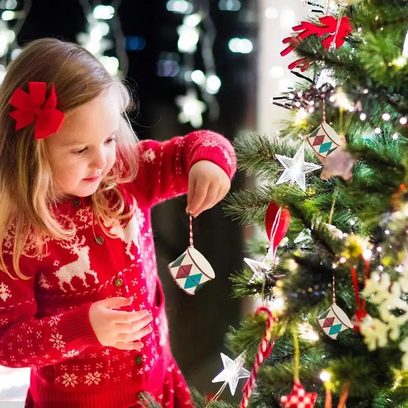 Charming Metal Pendant for Christmas Tree Decor - Image 5