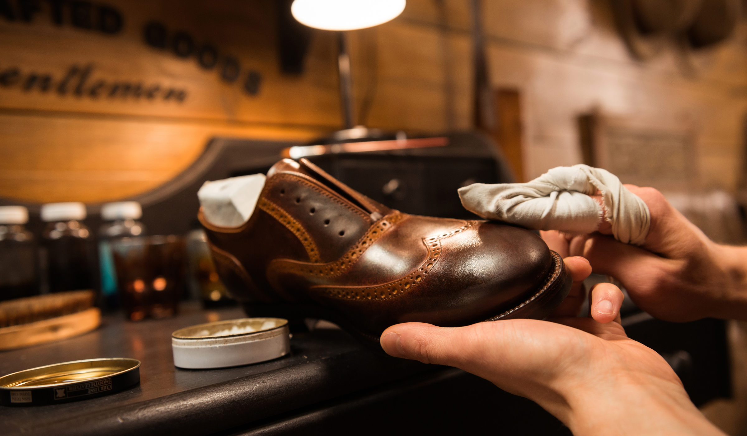 cleaning a leather mens shoes