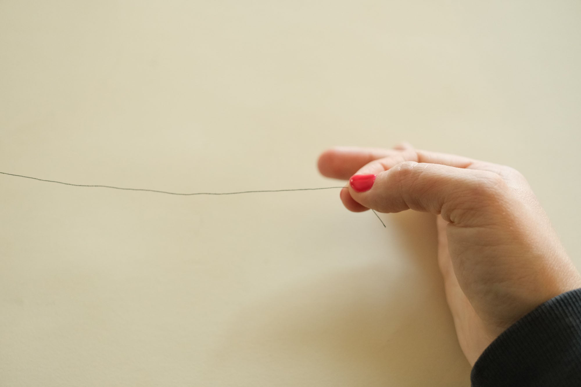how to knot thread for hand sewing