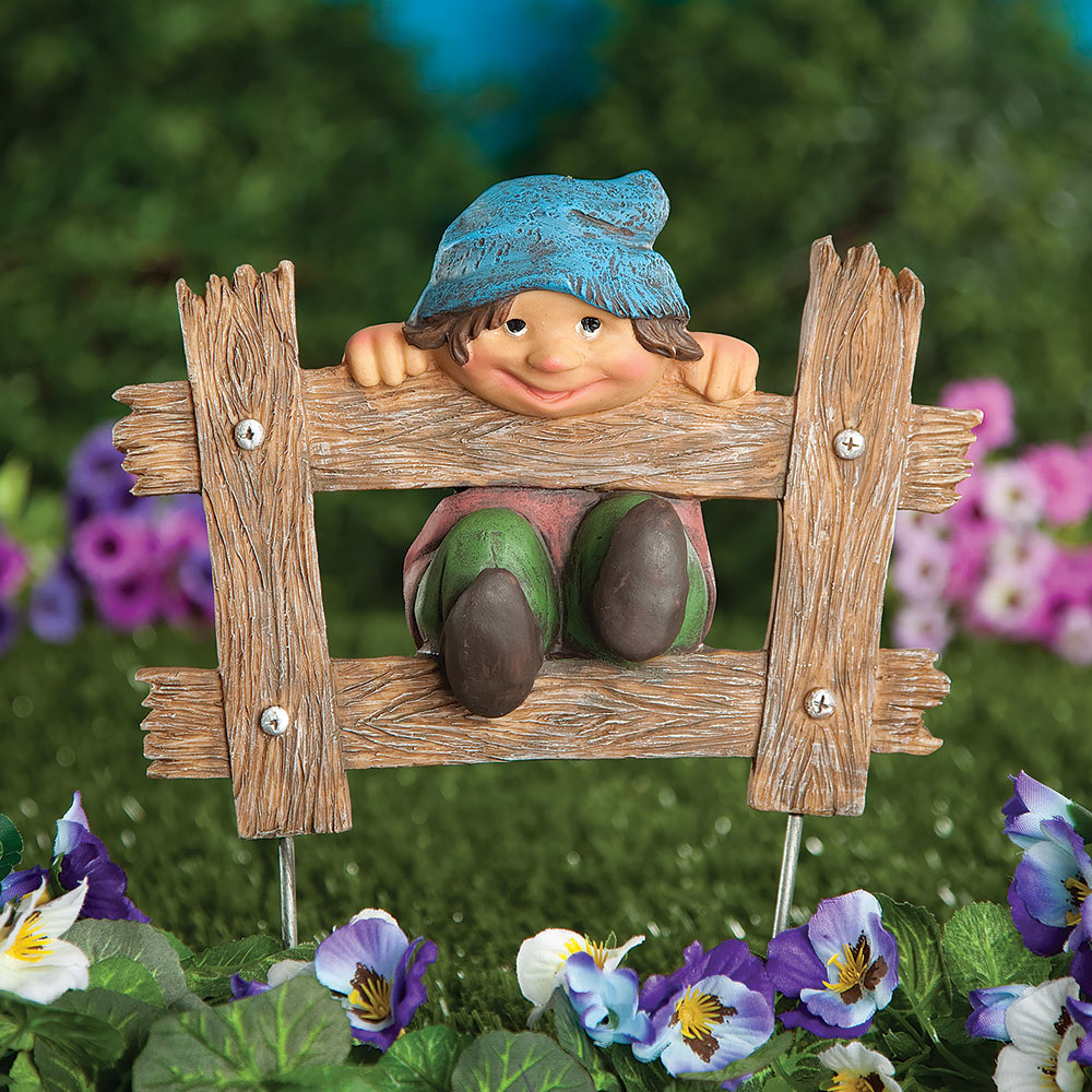 Relaxing Gnome Pool Garden Art – Bits and Pieces UK