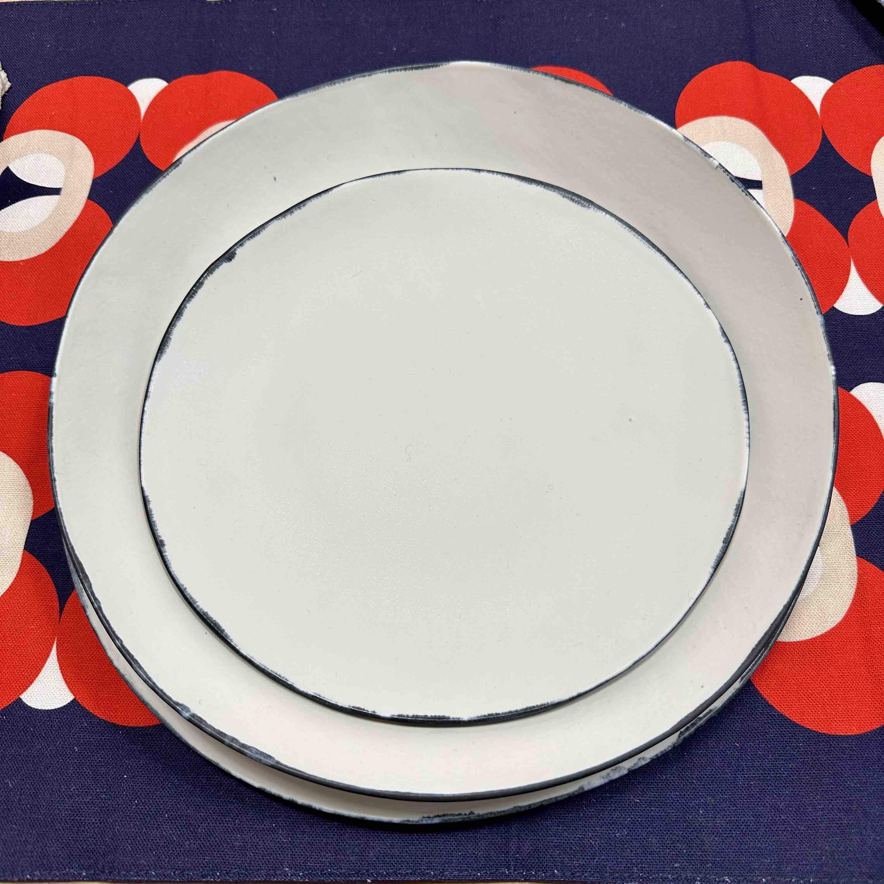 Assiettes en porcelain de Cécile Gasc 