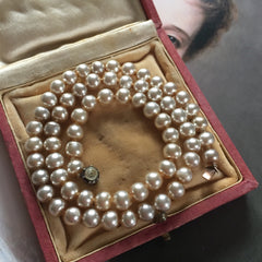 wax pearl necklace