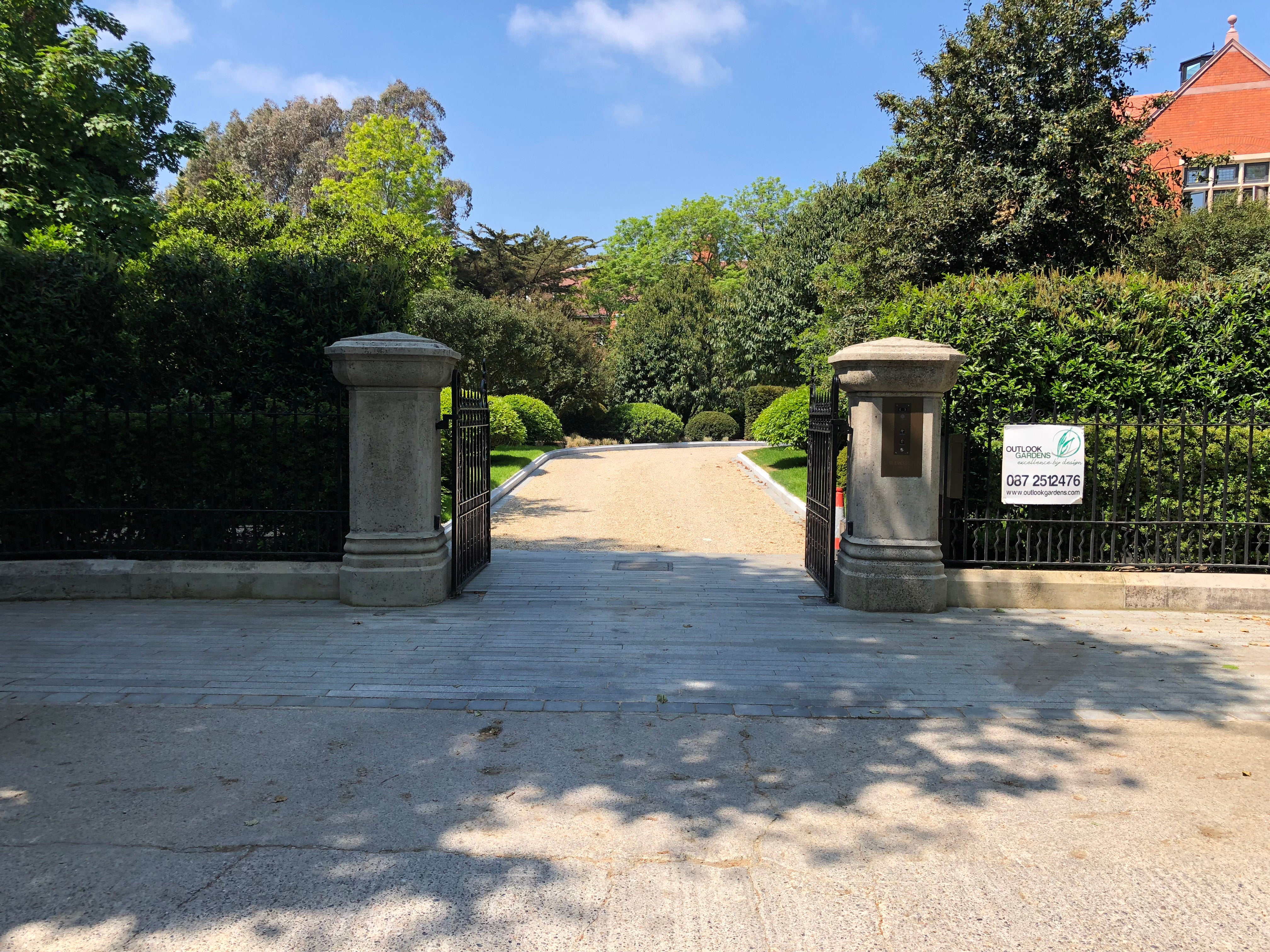 entrance gate privacy