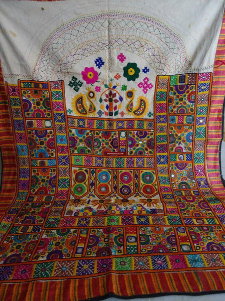 904 Vintage Dhaniyo Wall Decor Textile Kutch Gujarat-WOVENSOULS-Antique-Vintage-Textiles-Art-Decor