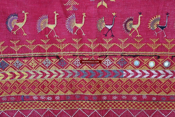 654 Old Wedding Odhana Shawl Rajasthan Indian textile Art - MASTERPIECE-WOVENSOULS-Antique-Vintage-Textiles-Art-Decor