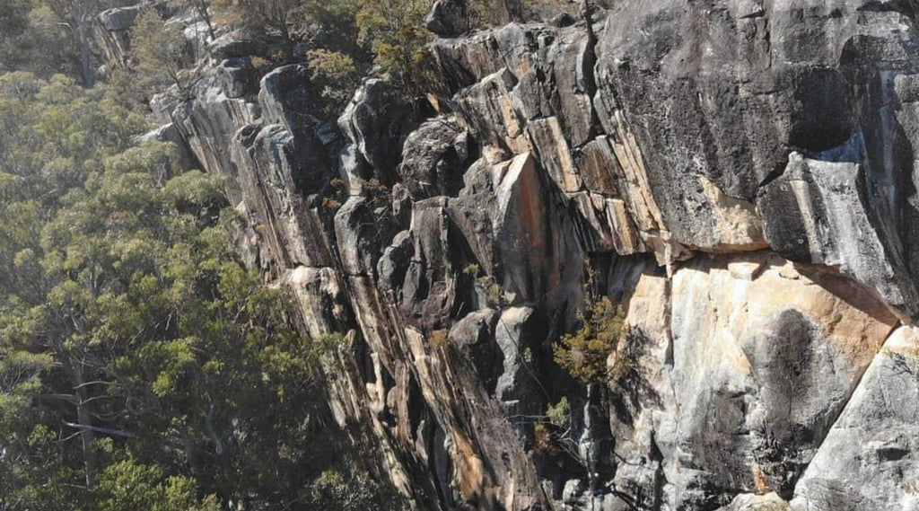 NORTHERN NSW HIGH COUNTRY CLIFF FACE OAKY BLUFF CLIFFS