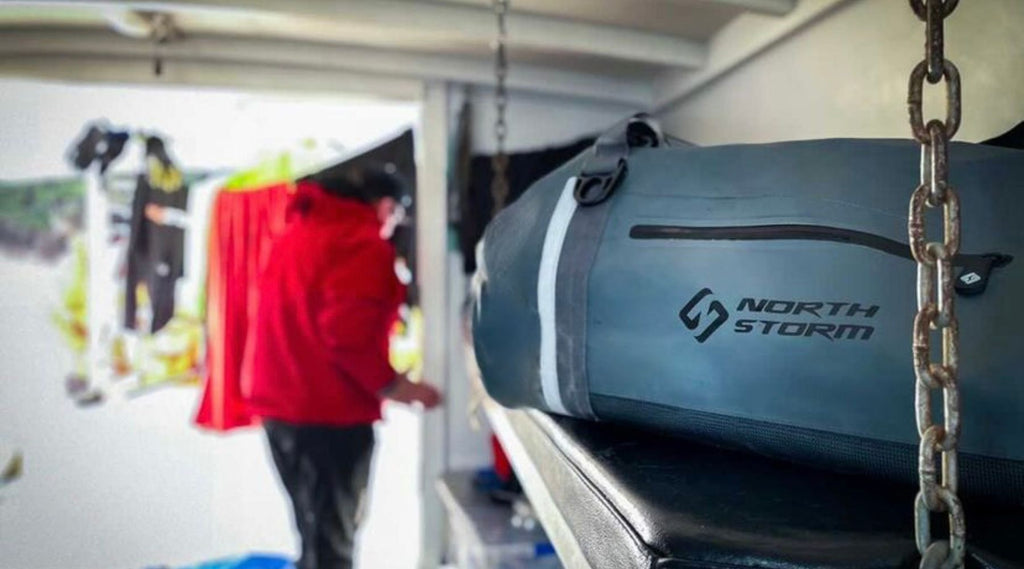 TRAINING SESSIONS WITH A NORTH STORM 60L WATERPROOF DUFFEL BAG 