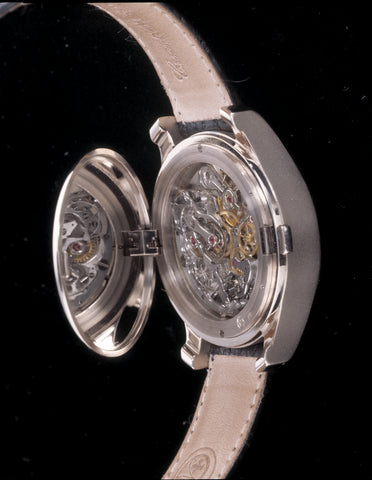 Internal view of Chronographe rattrapante Venus 179 with hinged caseback