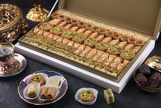 Zaitoune Deluxe Pistachio Mix Baklava- 1000g - 1kg Fresh Pistachio Mix Baklava Desserts -Luxury Mix - Babanuj product image