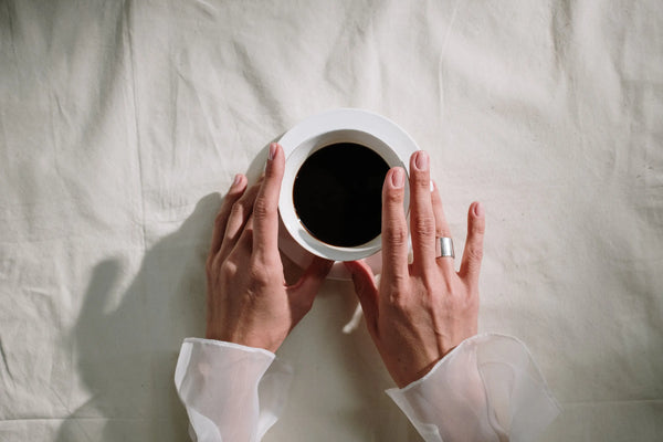 Black coffee, free of additives, may aid in lowering uric acid levels and reducing the risk of gout attacks.