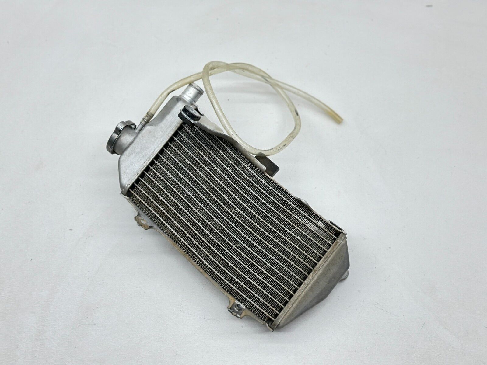 2022 Honda CRF450R Right Side Radiator 19100-MKE-AF0 Cooling System OEM CRF 450R