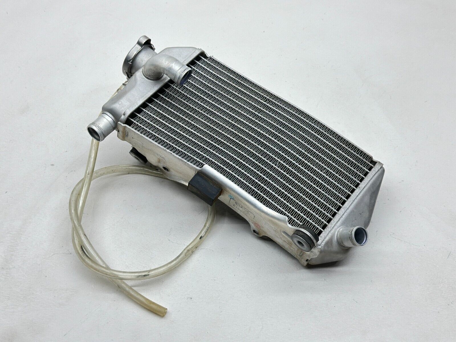 2022 Honda CRF450R Right Side Radiator 19100-MKE-AF0 Cooling System OEM CRF 450R